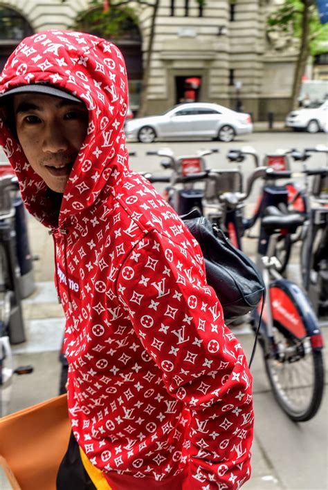supreme lv clothing